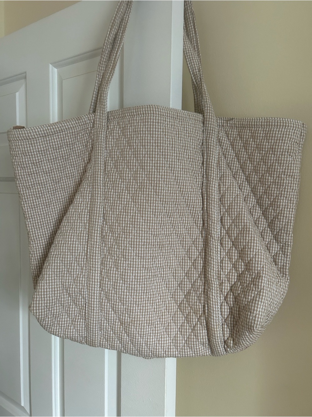 Quilted Gingham Tote Bag in Beige - Women's Carryall